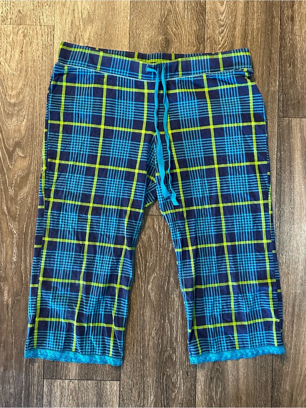 L.E.I blue and green plaid lace trim Capri pajama pants Sz L 2000s Y2K